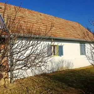 2 bed house in the wine growing region of Hungary. Pecs