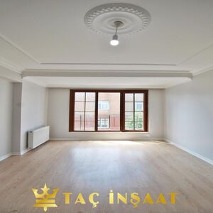 SPACIOUS FLAT IN CENTER OF EUROPEAN ISTANBUL 3 BEDROOMS 