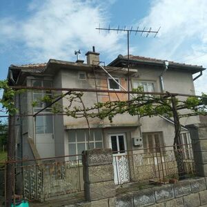 Solid two storey House in Yambol district -1200m² Land