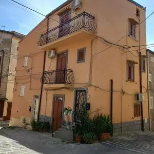 Rennovated Townhouse in Sicily - Casa Signora Leena