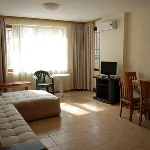 Twobedroom apartment near the sea with two bathrooms! 