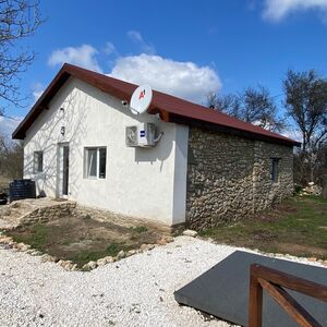 Renovated charm stone house 20 min from the sea