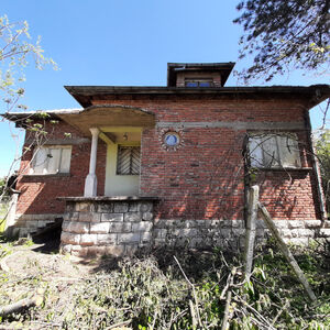 Rural house with annex, land and quiet location in a village