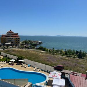 SEA View 2 BED, 2 BATH penthouse with big balconies in Lucky