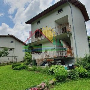 3-Storey House ready to move in, mountain View Etropole 160m