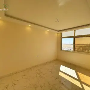 2 bedroom apartment with Green contract