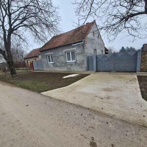 I am selling a renovated house in Kovacica