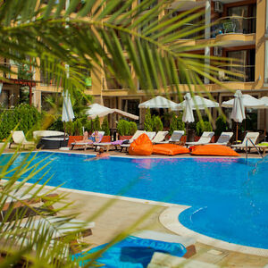 1-Bedroom Apartment with Pool View, Harmony Suites 2