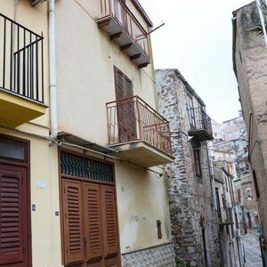 sh 828 town house, Caccamo, Sicily