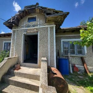 Solid brick house with its own yard in the village of Kapino