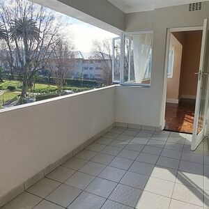 2 Bed Apartment in Wynberg Upper