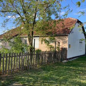 House and 2 Plots in Belo Blato