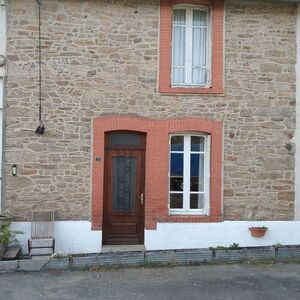 Semi Detached 3 Bedrooms Garden