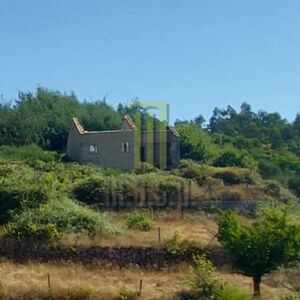 Farm Enxudre with a granite stoned house and annex in ruins