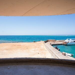 Panoramic Sea View 1-Bedroom Apartment in the City Center 