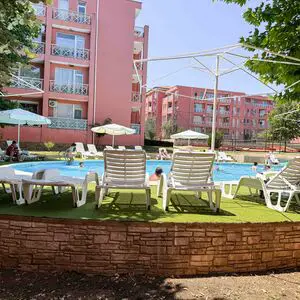 Apartment with 2 rooms and pool view | Sunny Day 6