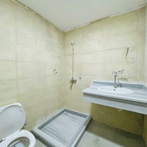 Elegant Apartment with Street & Garden View – Hub