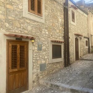 sh 832 town house, Caccamo, Sicily