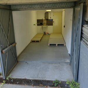 I am selling a warehouse-garage in Zemun Polje