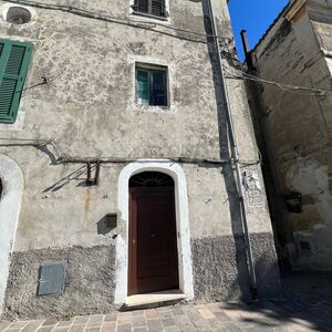 Dreaming of life in the heart of an ancient Italian village?