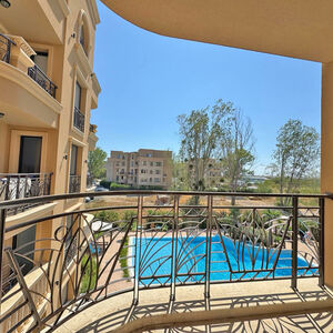 1-Bedroom Apartment with Pool View – Aphrodite Green