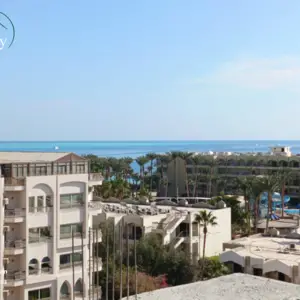 Modern 1-Bedroom Apartment Just 1 Minute from the Beach