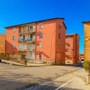 Comodo Appartamento in vendita a Leonforte