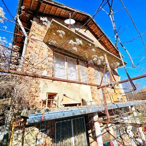 Country house with land and nice views 100 km from Sofia,BG