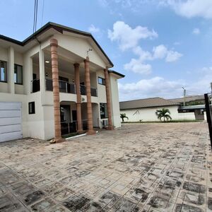 Executive 5 bedroom detached home @ east legon