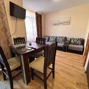 Luxury apartment that easy can turn into two bedroom 