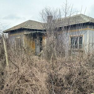 Large House for Full Renovation with 2,245 sq.m. Plot 