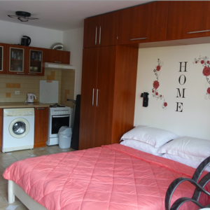 Right on the beach lovely studio 