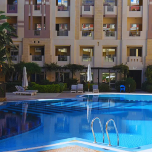 FlorenzaKhamsin in Arabia road in hurghada