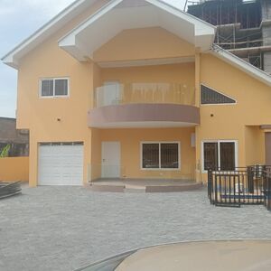 EXECUTIVE 4-BED TOWNHOME TO LET@ AIRPORT RESIDENTIAL