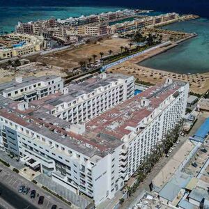  Ready1BR apartment with beach access| Scandic Resort,Arabia
