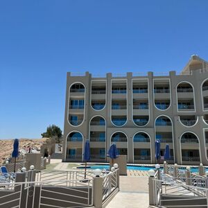 studio apartment 56sqm sea&street view for sale, Hurghada