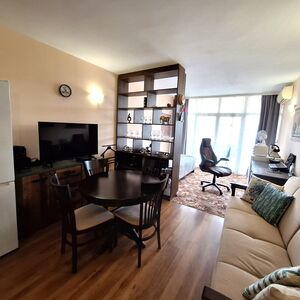 Big 97 sq.m. 1-bedroom apartment in Semiramida Gardens
