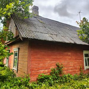 Selling house with massive 1.5 hectar land plot