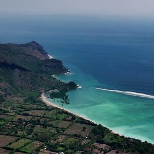 Exclusive 2 600 m&sup2; Plot with Breathtaking Ocean Views