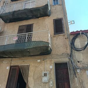 sh 873 town house, Sciara, Sicily