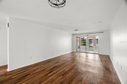 Living / dining area