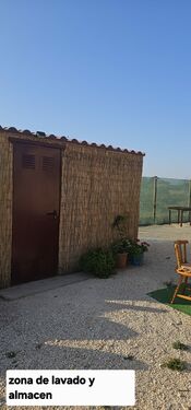 WASHING AND STORAGE AREA