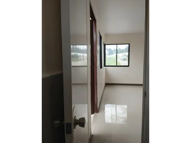KITCHEN ACCESS DOOR