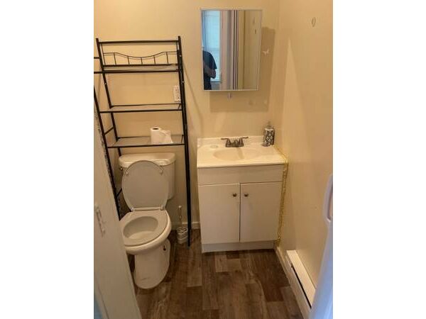 CR with lavatory sink