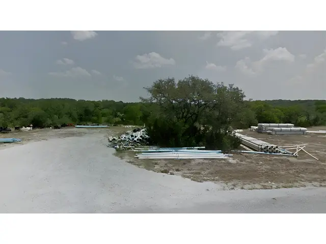 423 S Calvin Barrett, Bla