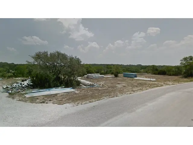 423 S Calvin Barrett, Bla