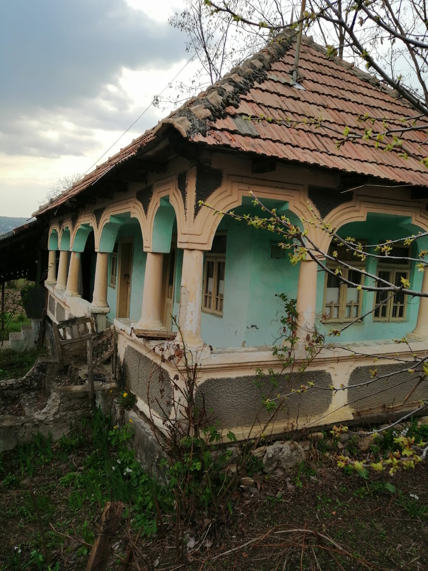 House for sale (Romania, Dambovita, Gheboieni) - Property under 100k